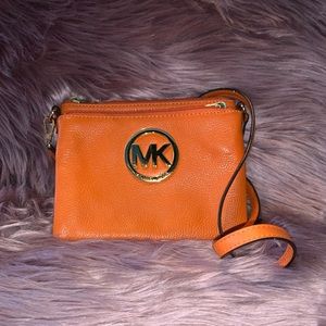 AUTHENTIC MICHAEL KORS CROSSBODY